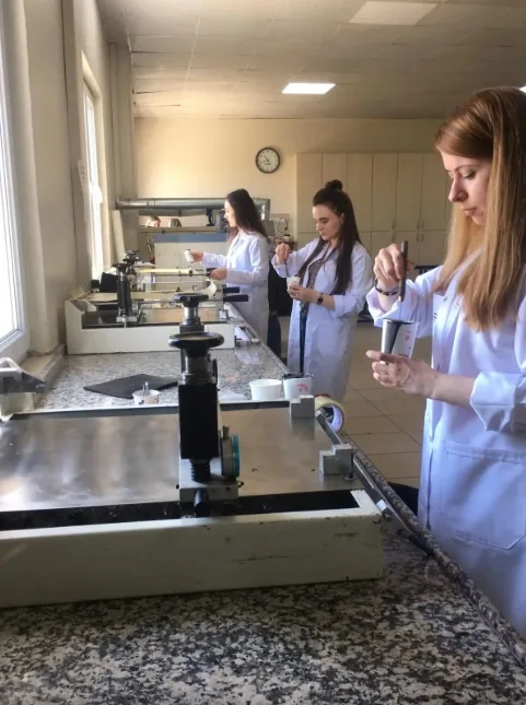 Material testing work in the Salder laboratory